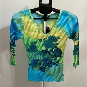 NWT Chaudry kc Floral V-Neck Women's Top - Blue and Green